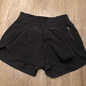 Lululemon Run Times Short, 2.5 inch, Size 6